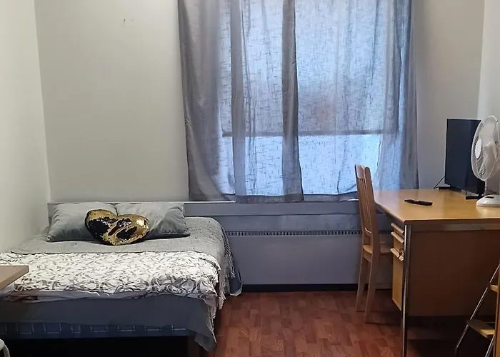 Toimisto-majoitus B 科科拉